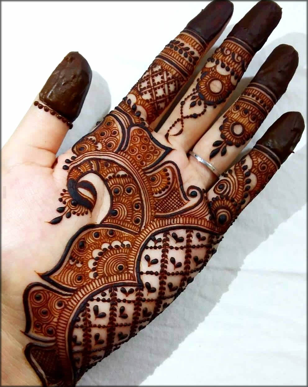 How To Make Mehndi Darker On Hands | How To Make Henna Darker -