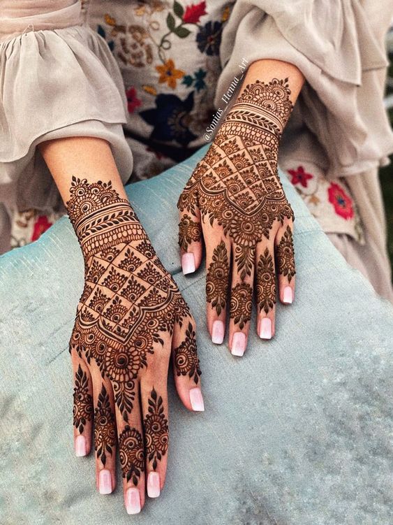 Back Hand Mehndi Design | Modern Back Hand Mehndi Design