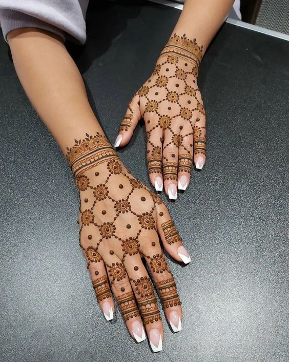 Back Hand Mehndi Design | Modern Back Hand Mehndi Design