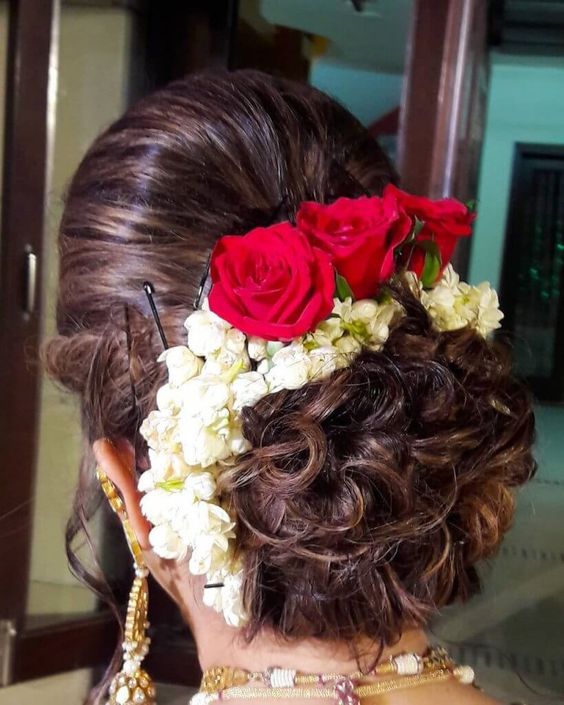 50+ Beautiful Party Bun Hairstyle For Saree