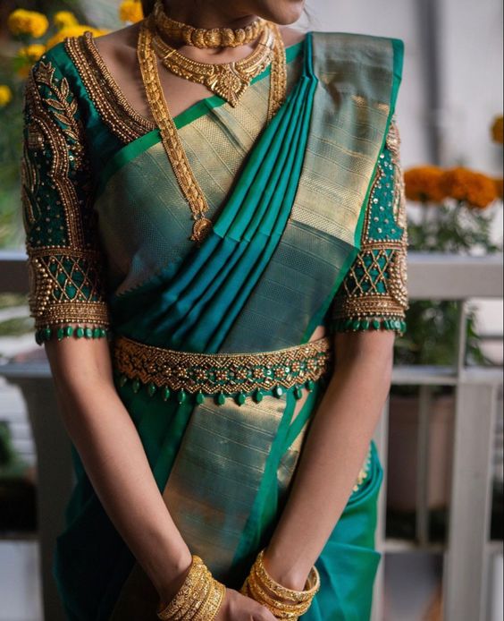 35+ Gorgeous Blouse Designs For Silk Sarees 2023