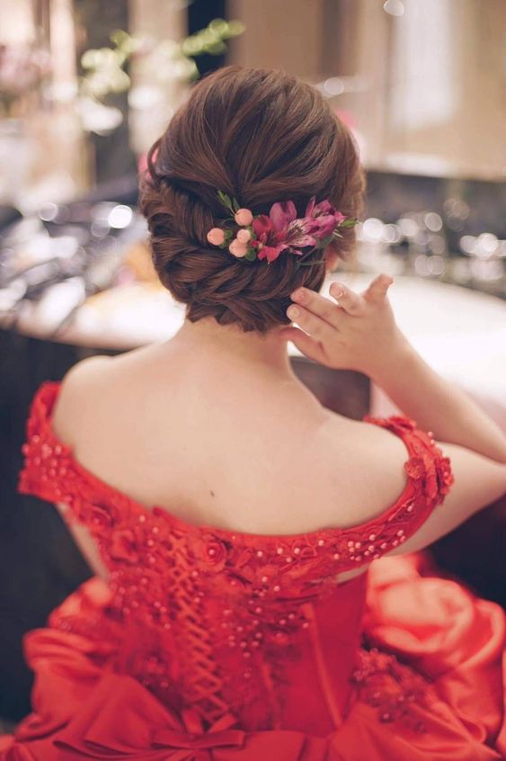 50+ Beautiful Party Bun Hairstyle For Saree