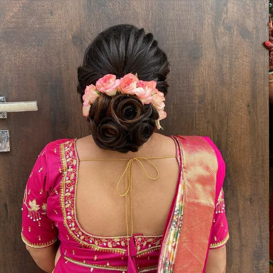 50+ Beautiful Party Bun Hairstyle For Saree