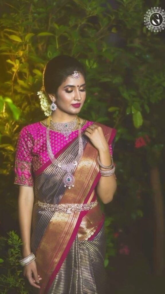 35+ Gorgeous Blouse Designs For Silk Sarees 2023