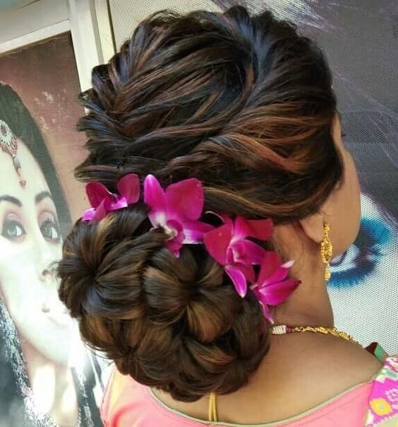 50+ Beautiful Party Bun Hairstyle For Saree