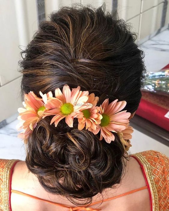 50+ Beautiful Party Bun Hairstyle For Saree