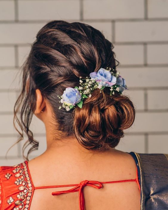 50+ Beautiful Party Bun Hairstyle For Saree