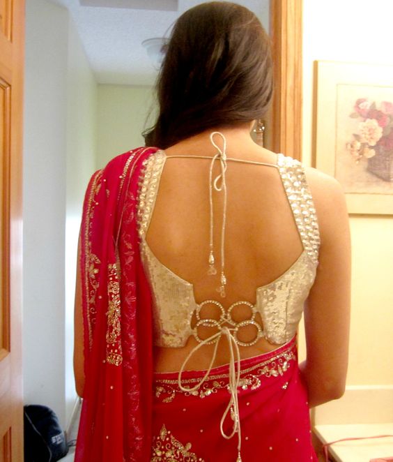 23+ Sexy Backless Blouse Designs that are Sure to Turn some Heads |  WeddingBazaar