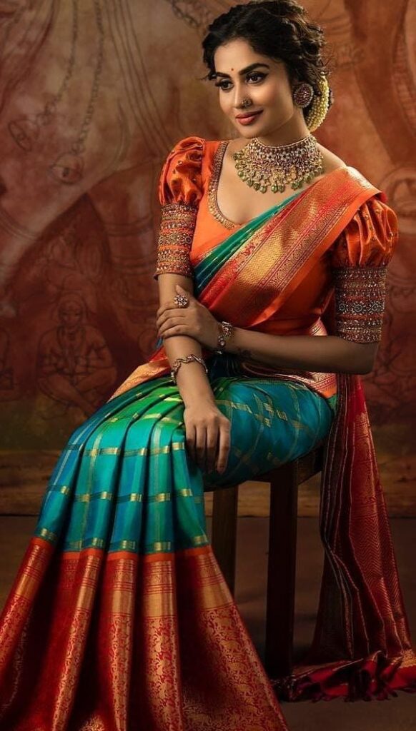 35+ Gorgeous Blouse Designs For Silk Sarees 2023