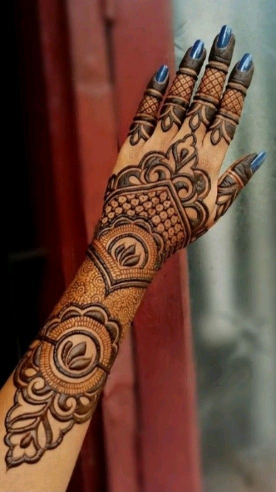 90+ Beautiful Latest Mehndi Design Simple 2023