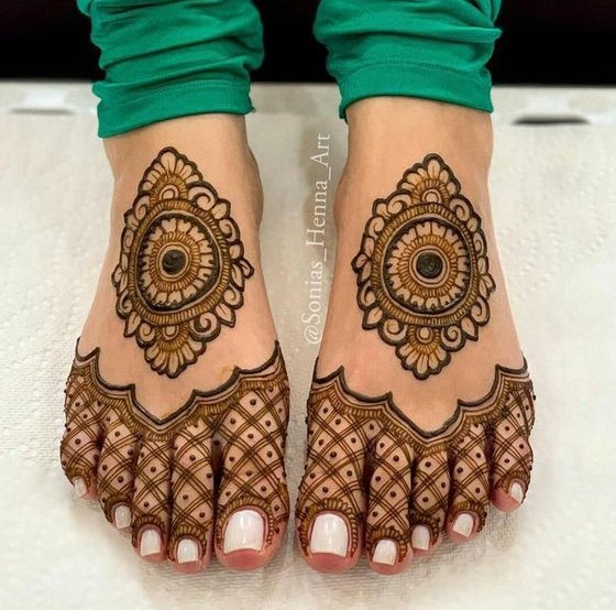 Leg Mehndi Designs