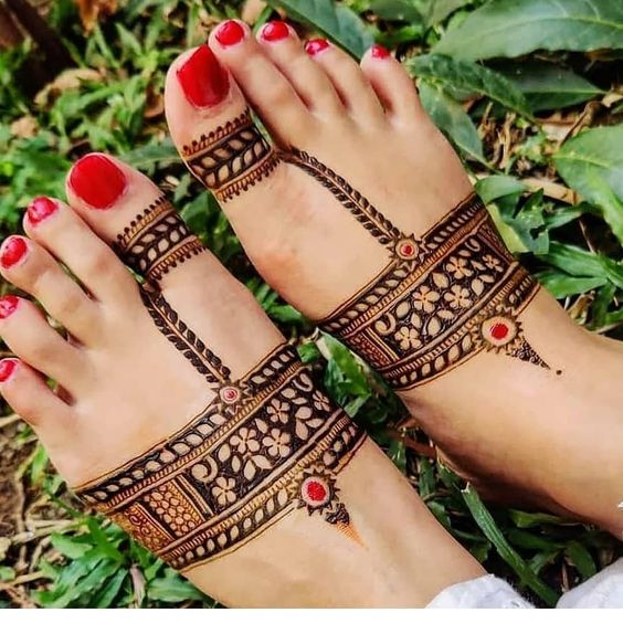 Beautiful Leg Mehndi Designs For Bride 2023