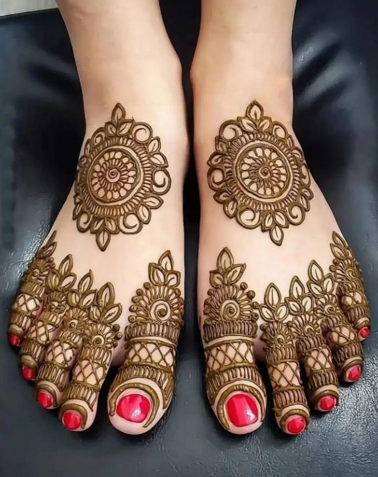 Beautiful Leg Mehndi Designs For Bride 2023