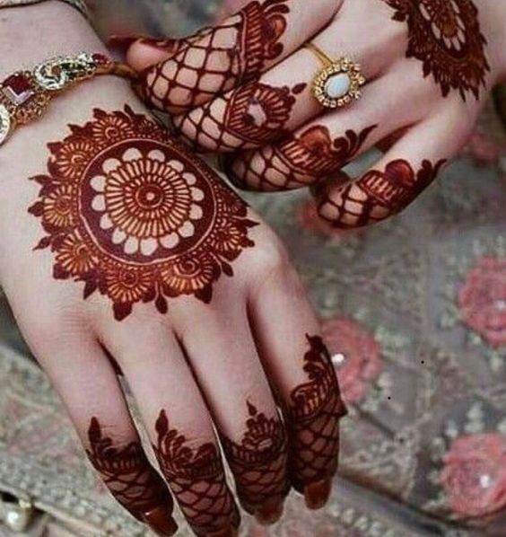 90+ Beautiful Latest Mehndi Design Simple 2023