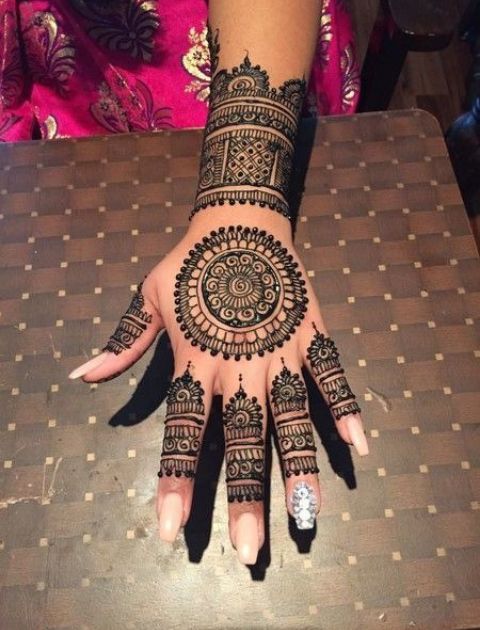 24+ Stunning Mandala Mehendi Designs 2023