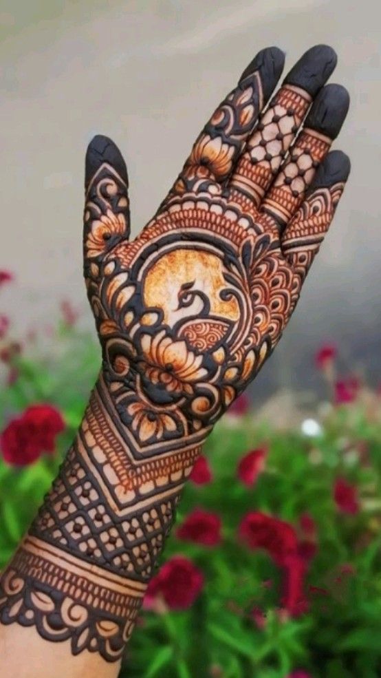 90+ Beautiful Latest Mehndi Design Simple 2023