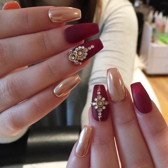 21+ Gorgeous Bridal Nail Art Designs For Bride 2023