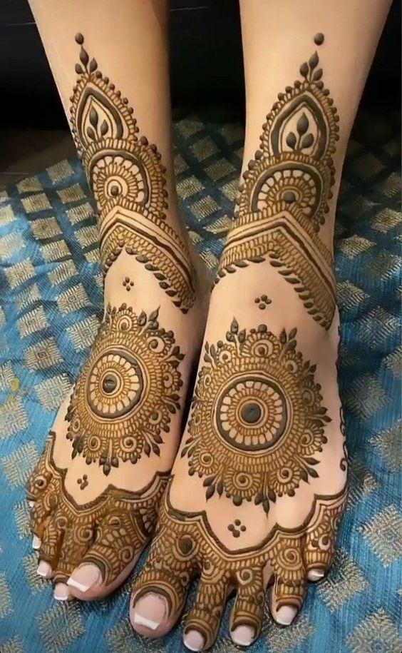 Beautiful Leg Mehndi Designs For Bride 2023