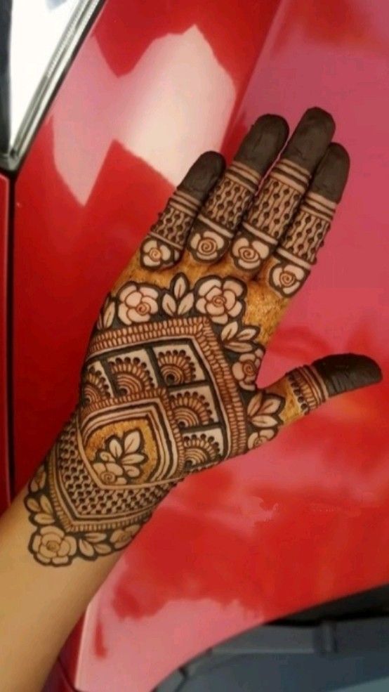 90+ Beautiful Latest Mehndi Design Simple 2023