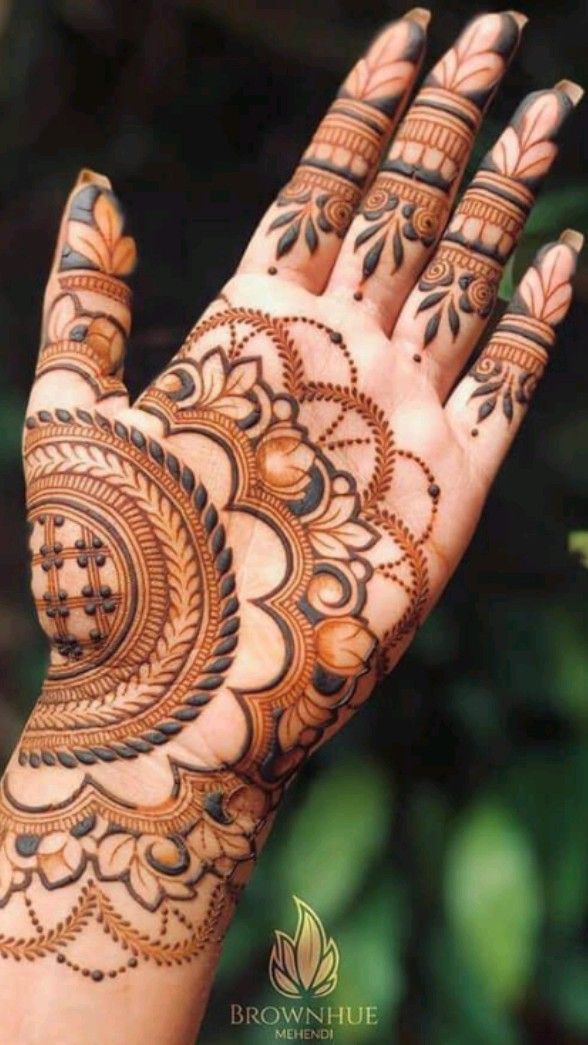 90+ Beautiful Latest Mehndi Design Simple 2023