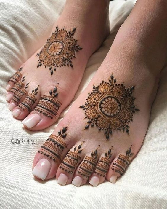 30+ Stunning Leg Mehndi Designs 2023