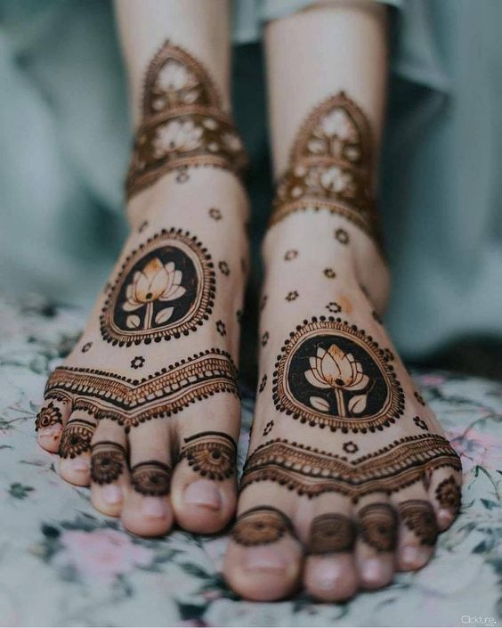 Leg Mehndi Designs