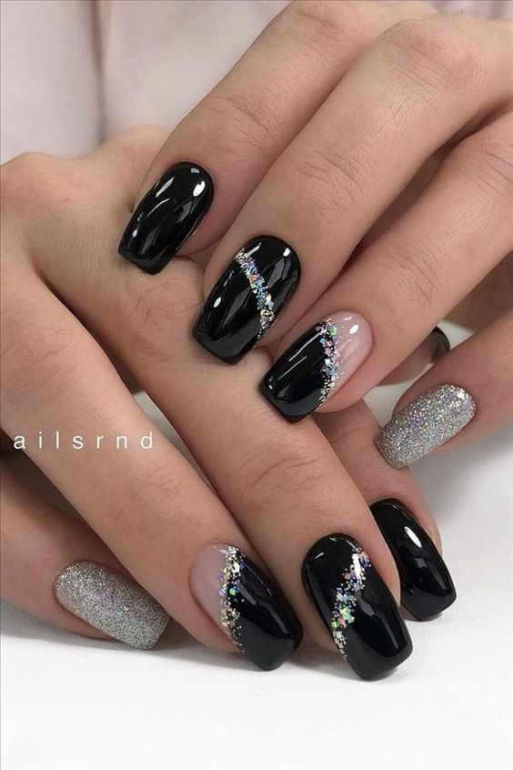 33+ Beautiful Black And Silver Nail Designs 2023