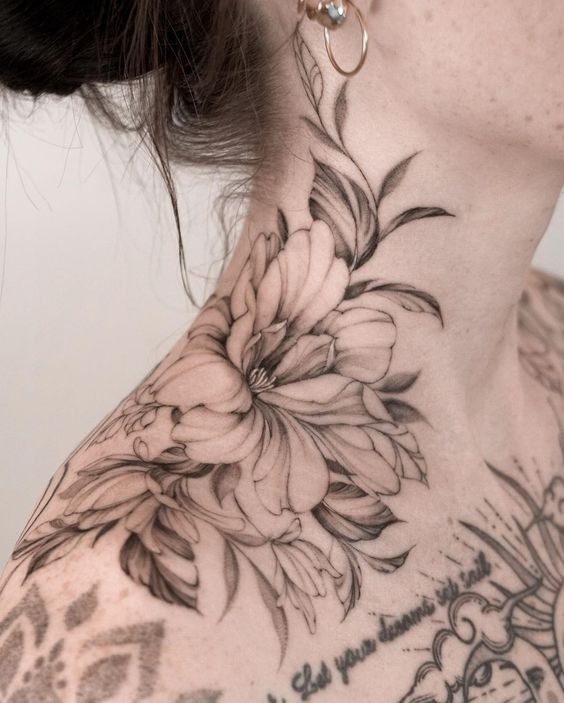 54+ Cute Classy Female Neck Tattoos