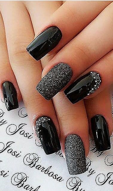 33+ Beautiful Black And Silver Nail Designs 2023