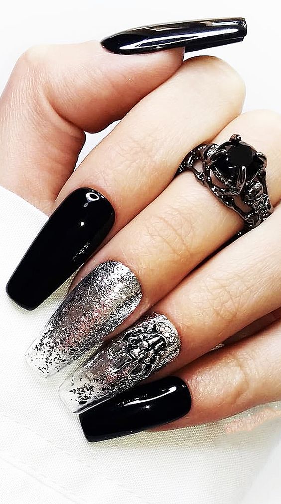 33+ Beautiful Black And Silver Nail Designs 2023