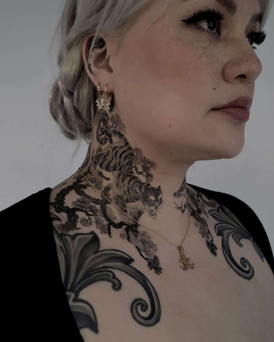 54+ Cute Classy Female Neck Tattoos