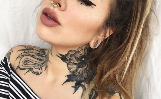 54+ Cute Classy Female Neck Tattoos