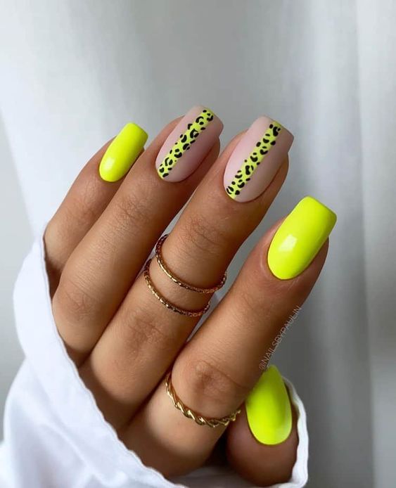 60+ Beautiful Neon Yellow Nail Designs 2023