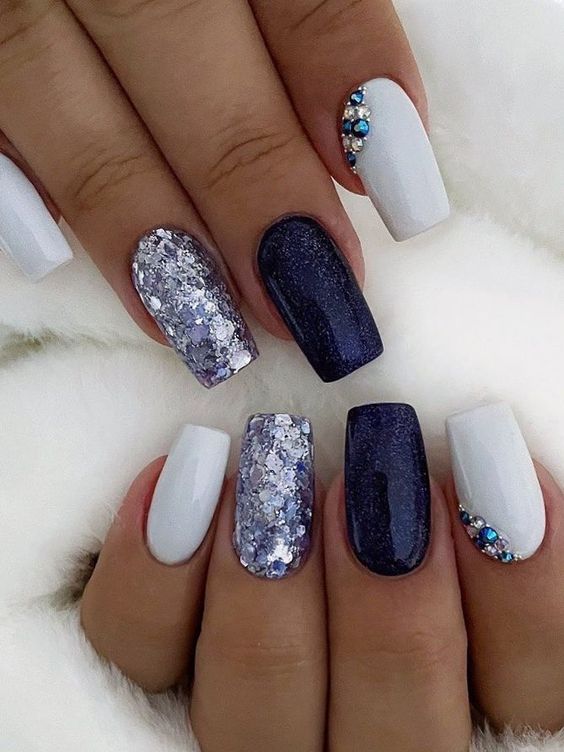 100+ Beautiful Blue And Silver Nail Designs 2023