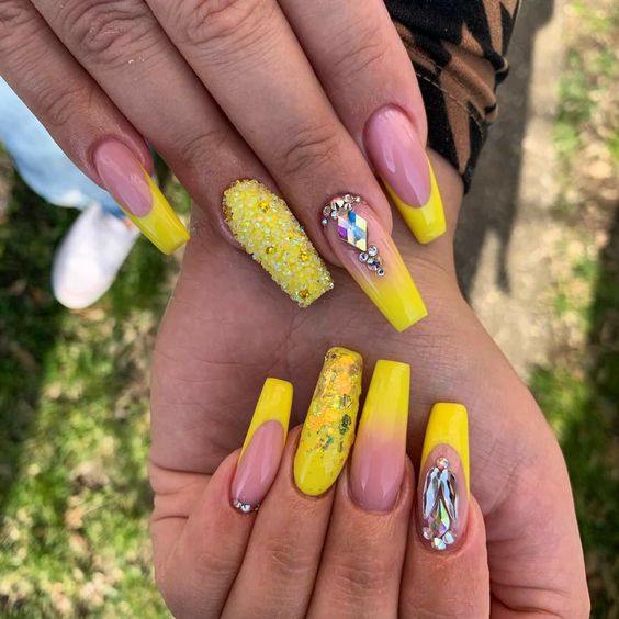 60+ Beautiful Neon Yellow Nail Designs 2023