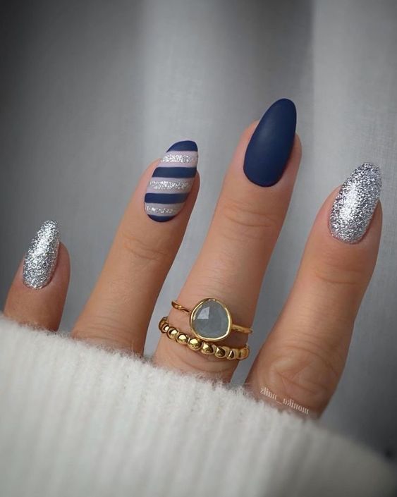 100+ Beautiful Blue And Silver Nail Designs 2023