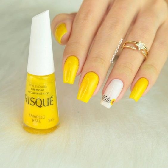 60+ Beautiful Neon Yellow Nail Designs 2023