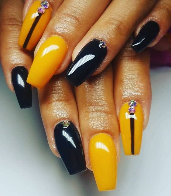 100+ Yellow And Black Nail Designs 2023