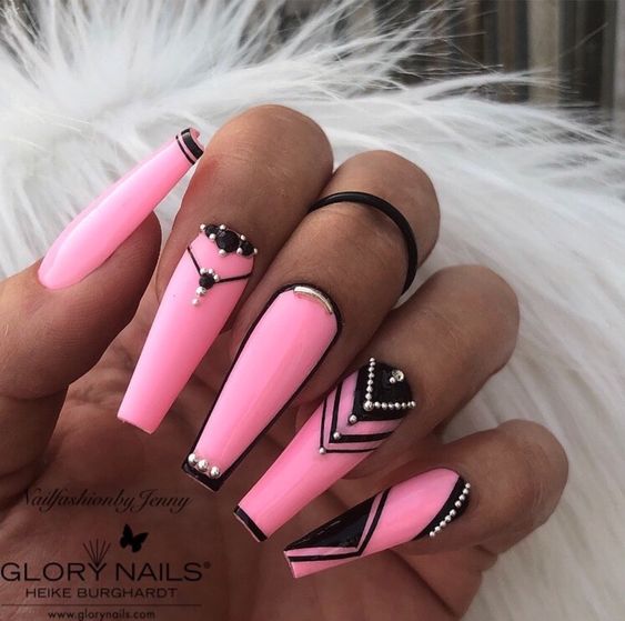 100+ Beautiful Black And Pink Nail Designs 2023