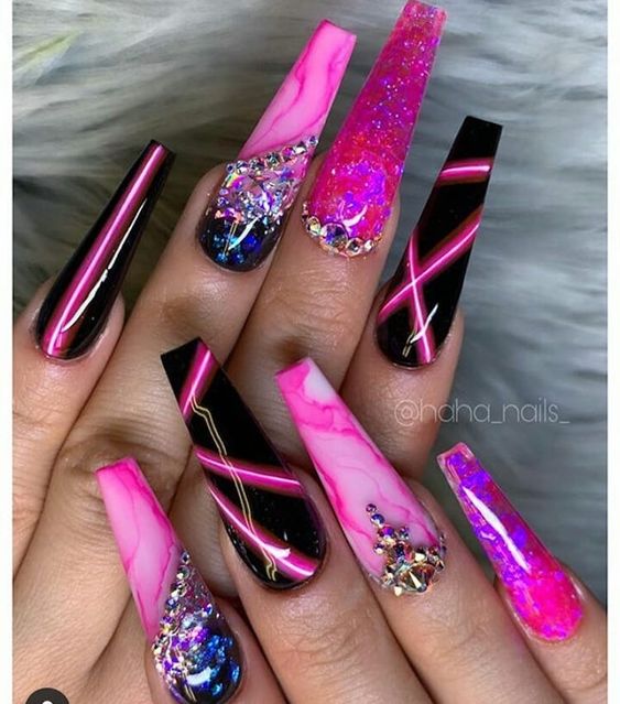 100+ Beautiful Black And Pink Nail Designs 2023