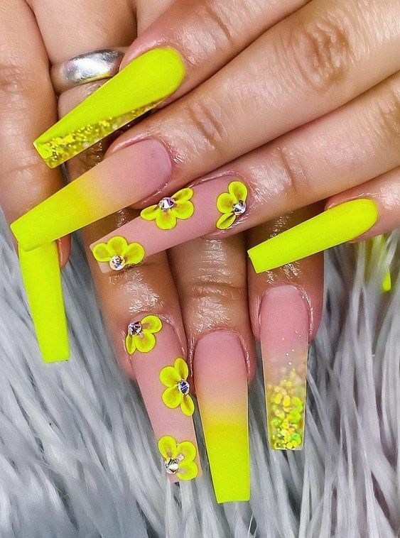 60+ Beautiful Neon Yellow Nail Designs 2023