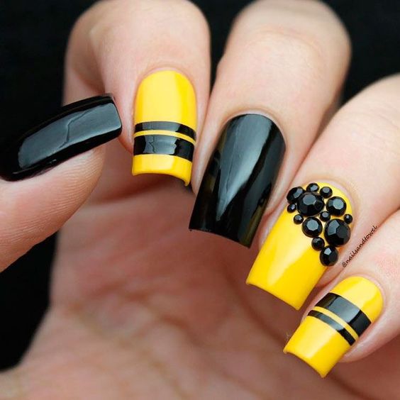 100+ Yellow And Black Nail Designs 2023