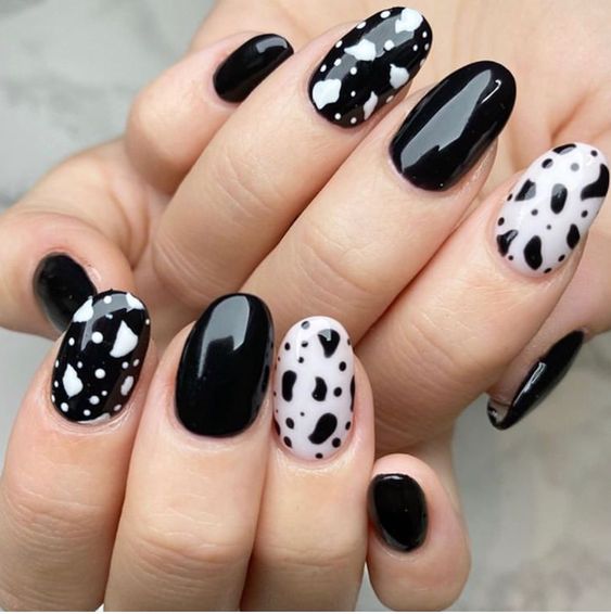 33+ Elegant Black And White Nail Designs 2023