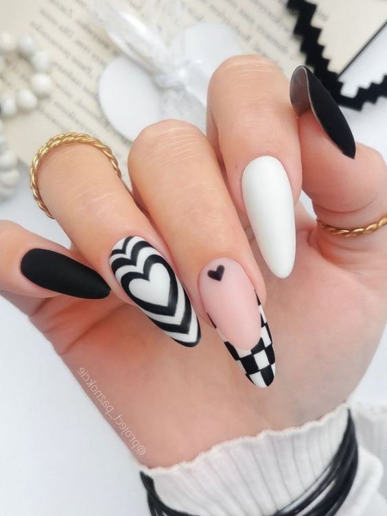 33+ Elegant Black And White Nail Designs 2023