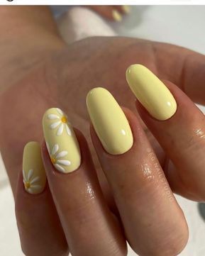 100+ Beautiful Pastel Yellow Gel Nail Polish Designs
