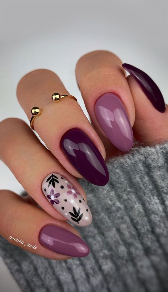 54+ Beautiful Dark Nail Designs 2023