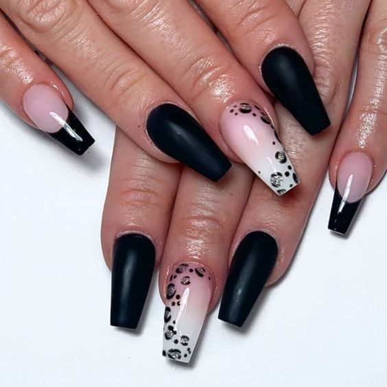 33+ Elegant Black And White Nail Designs 2023