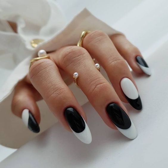 33+ Beautiful Black And White Nail Ideas 2023