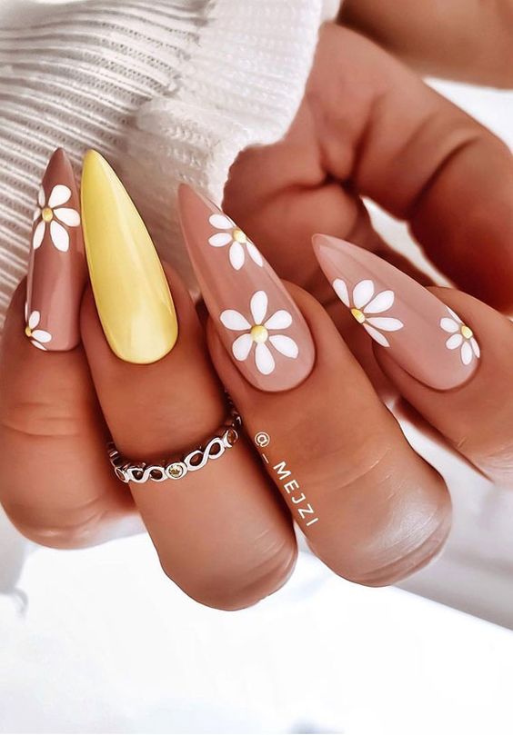 100+ Beautiful Pastel Yellow Gel Nail Polish Designs