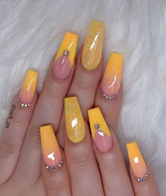 100+ Beautiful Pastel Yellow Gel Nail Polish Designs